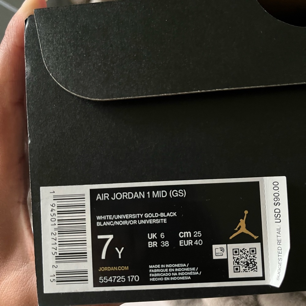 Great condition youth Nike Air Jordan 1 Mid GS Grade School 7Y
